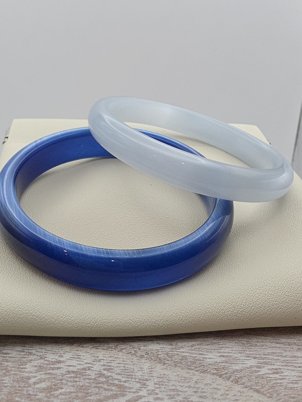Solid Gemstone Bangle Set – Translucent Ice White & Deep Sapphire Blue